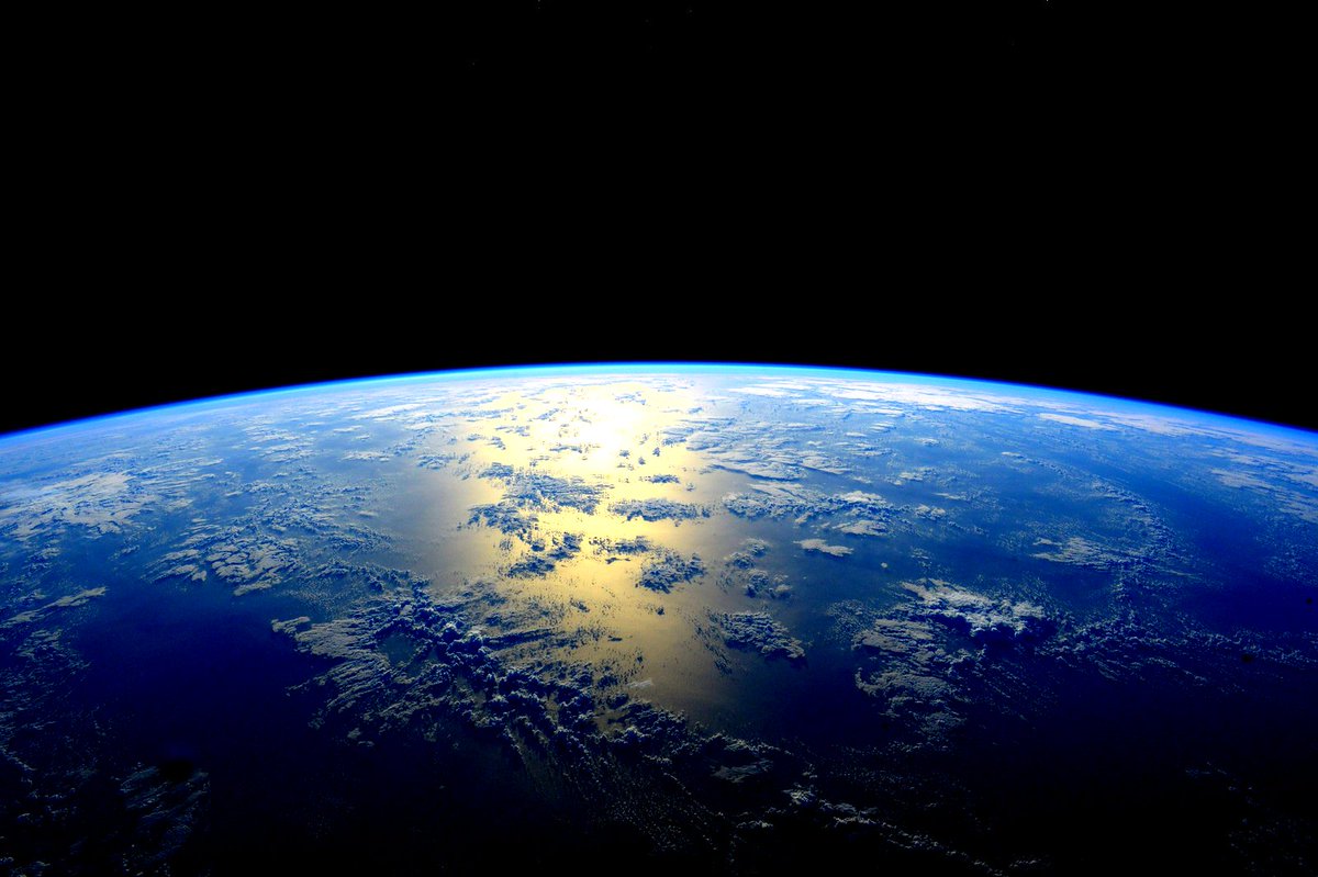 StationCDRKelly's tweet photo. Day 307. Their spirit and legacy lives on in our achievements in space. #GoodNight from @space_station. #YearInSpace https://t.co/mLRZgBTl9v