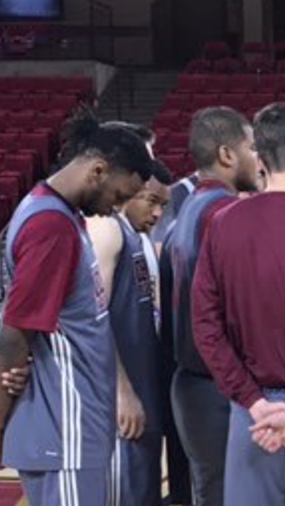 jMattFrye's tweet photo. What up B! @thathooper22 #DUHoops https://t.co/gypDiq3QVK