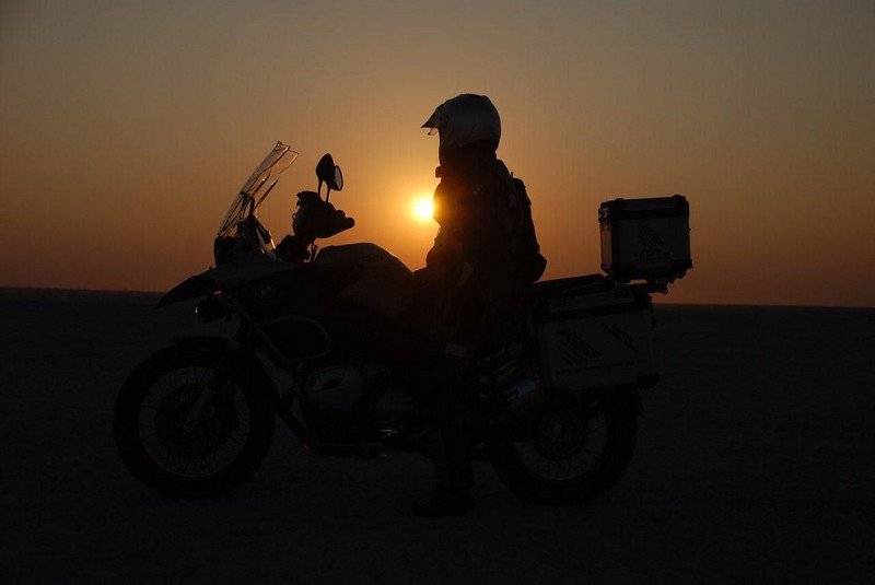 WoodlandsTXMoto's tweet photo. The work day is done...who's chasing sunsets? #makelifearide #bmwmotorcycles #bmwmotorrad #2ndtweetever https://t.co/7wBli5l8tq