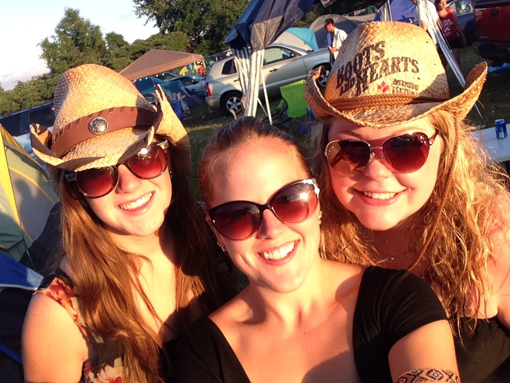 karahschultz19's tweet photo. @BootsandHearts #tbt #BootsThrowback @Craiigeer @TeeganWilson https://t.co/ADuq6scr4F