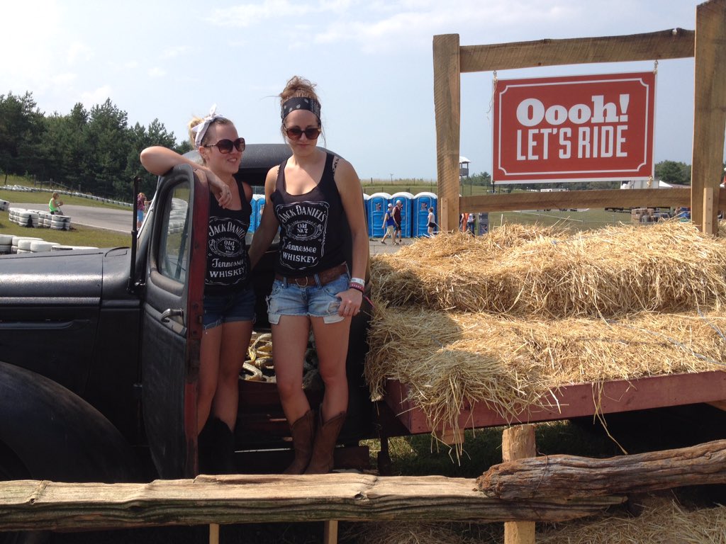 karahschultz19's tweet photo. @BootsandHearts #tbt #BootsThrowback @Craiigeer @TeeganWilson https://t.co/ADuq6scr4F
