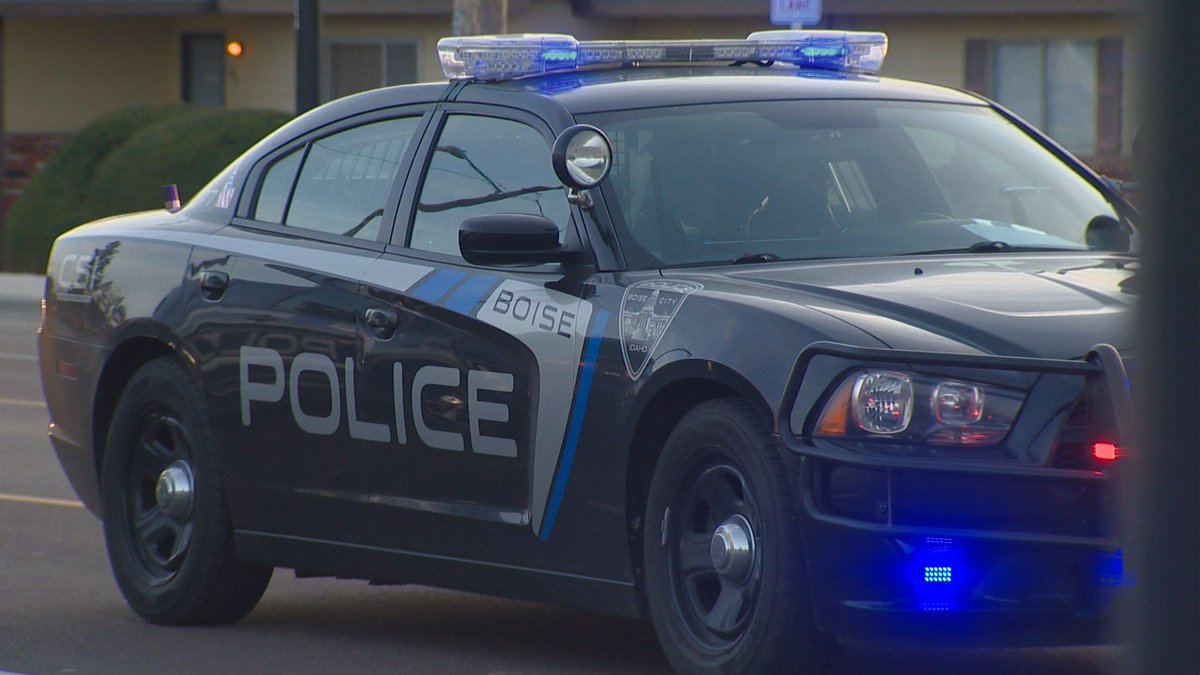 KTVB's tweet photo. Boise police officer cited after crash https://t.co/8d7Ke1tKpC https://t.co/ctb34wsC8i