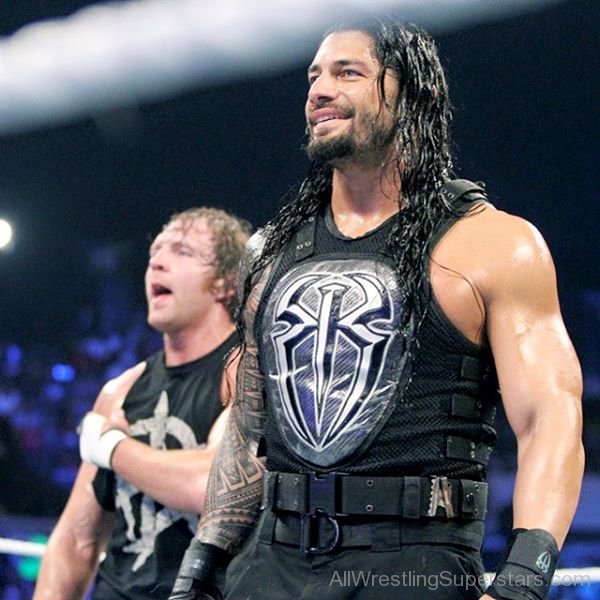 LeeshaNDessy's tweet photo. #RomanReigns #LuvsHisFan #Good2hisFans #Fans100%Loyal #SeeWhy? @WWERomanReigns @romanreigns568 @airstream52 https://t.co/FjObmxLXxQ