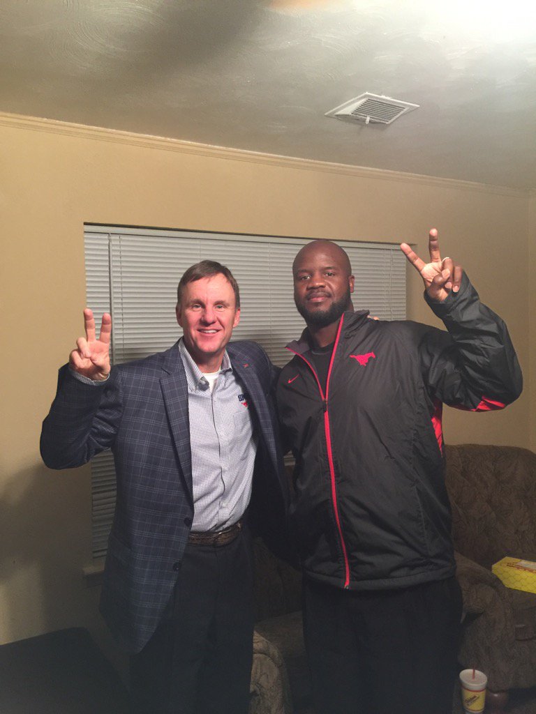 coacharchiemac's tweet photo. Great visit tonight with one of our game changers!!
#ponyup
#itsalreadylit
#achangeiscoming https://t.co/Iy0yk1PRna