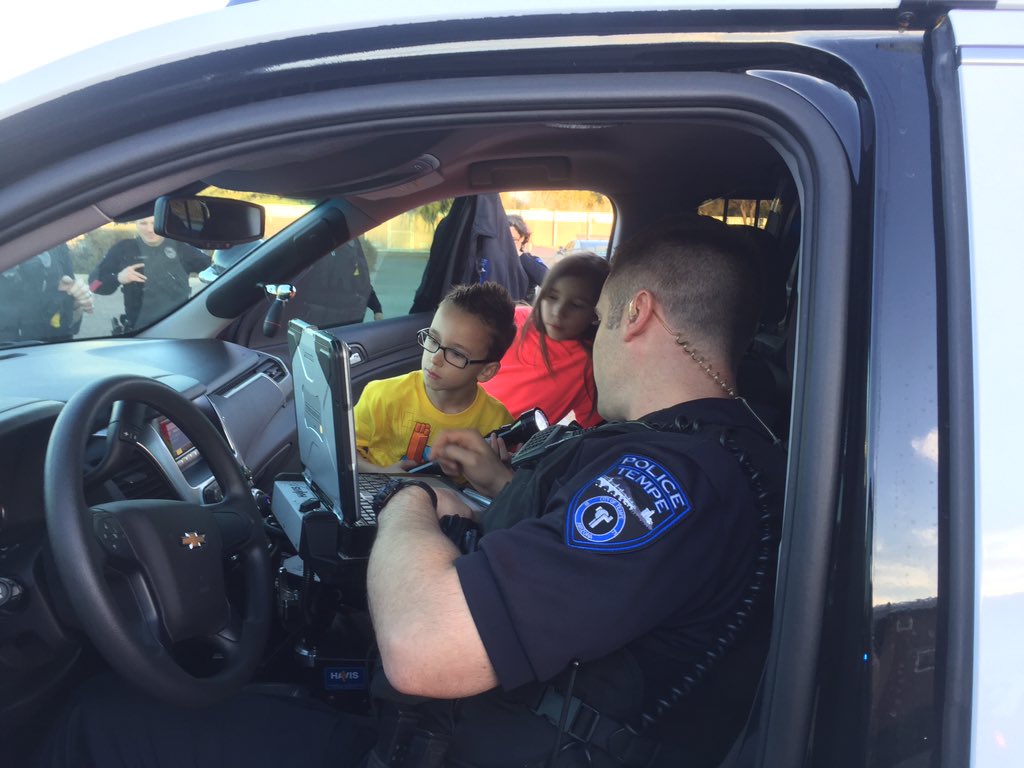 TempePolice's tweet photo. Taylor &amp; Caleb thanking our officers. Great to have them here! https://t.co/fJ9c5D8z56