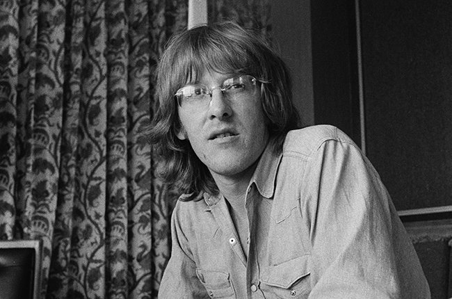 billboard's tweet photo. RIP Paul Kantner: The Jefferson Airplane co-founder &amp; guitarist has died at age 74 https://t.co/xralcc9GAl https://t.co/G6hUdf1Vgr
