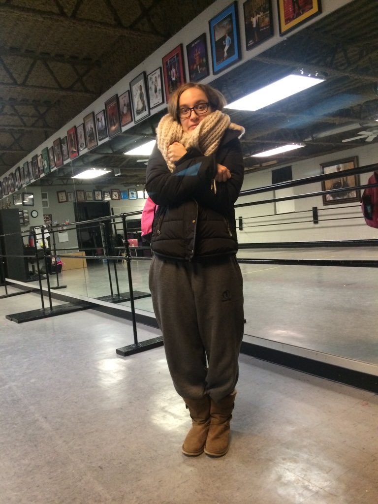 kristengurtner's tweet photo. Going to ballet in the winter. #6layers #botheredbythecold #dancerprob #coldfeet https://t.co/e1o1S3IDg1