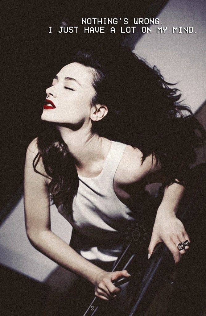 lockzscreen's tweet photo. allison - crystal reed  [5/9]
(capa de caderno)
≫ retweet se pegar, favorite se gostar. #askwolfie /sth https://t.co/rNsJ0hHfqU