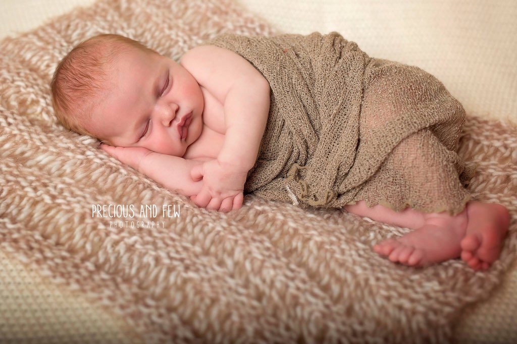 Precnfew's tweet photo. We also love photographing newborns. #photography #newbornphotography #preciousandfew #familyphotography https://t.co/uV4hC7VpSb
