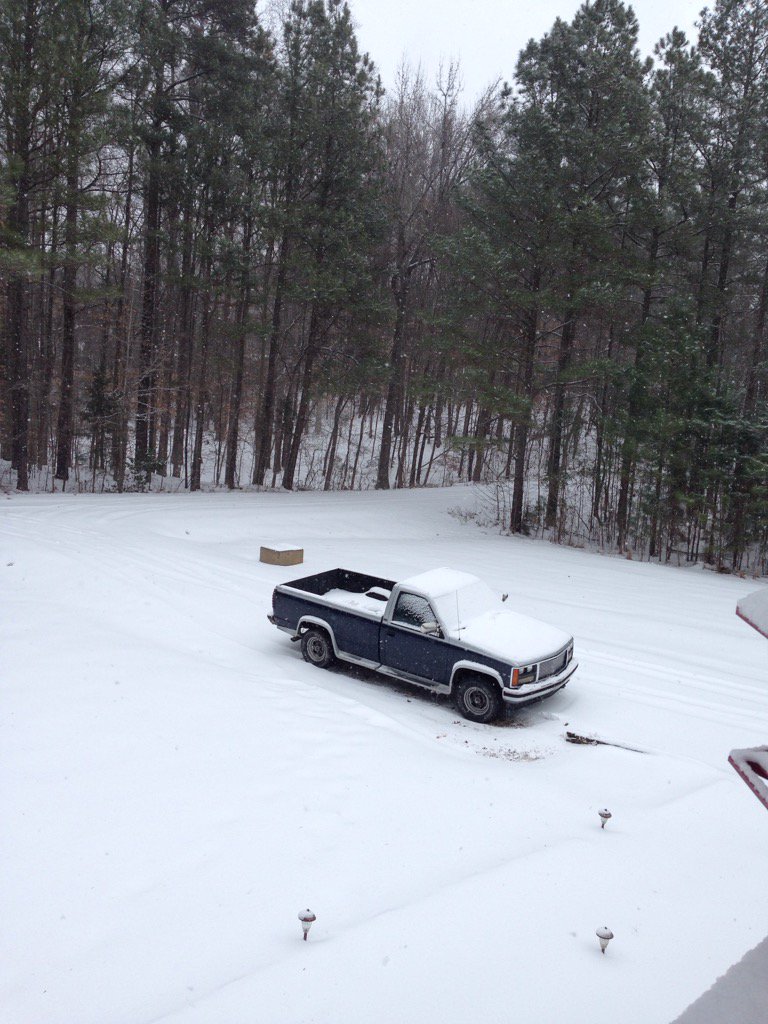 traveling_gypsy's tweet photo. Had 5 inches of snow from storm Jonas https://t.co/TbKUlxZRFS