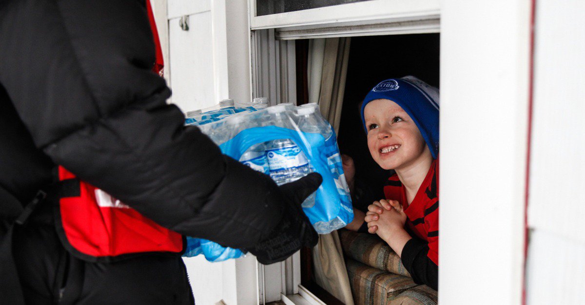 NPFundTips's tweet photo. How you can help the people of Flint, Michigan, during the water crisis https://t.co/p6sZj2PYVU https://t.co/n609biPUQv