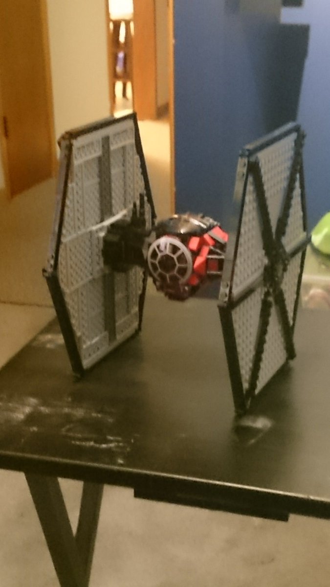 thebladestip's tweet photo. Just built this... #firstordertiefighter #LEGO https://t.co/z2WYvrp4Ck