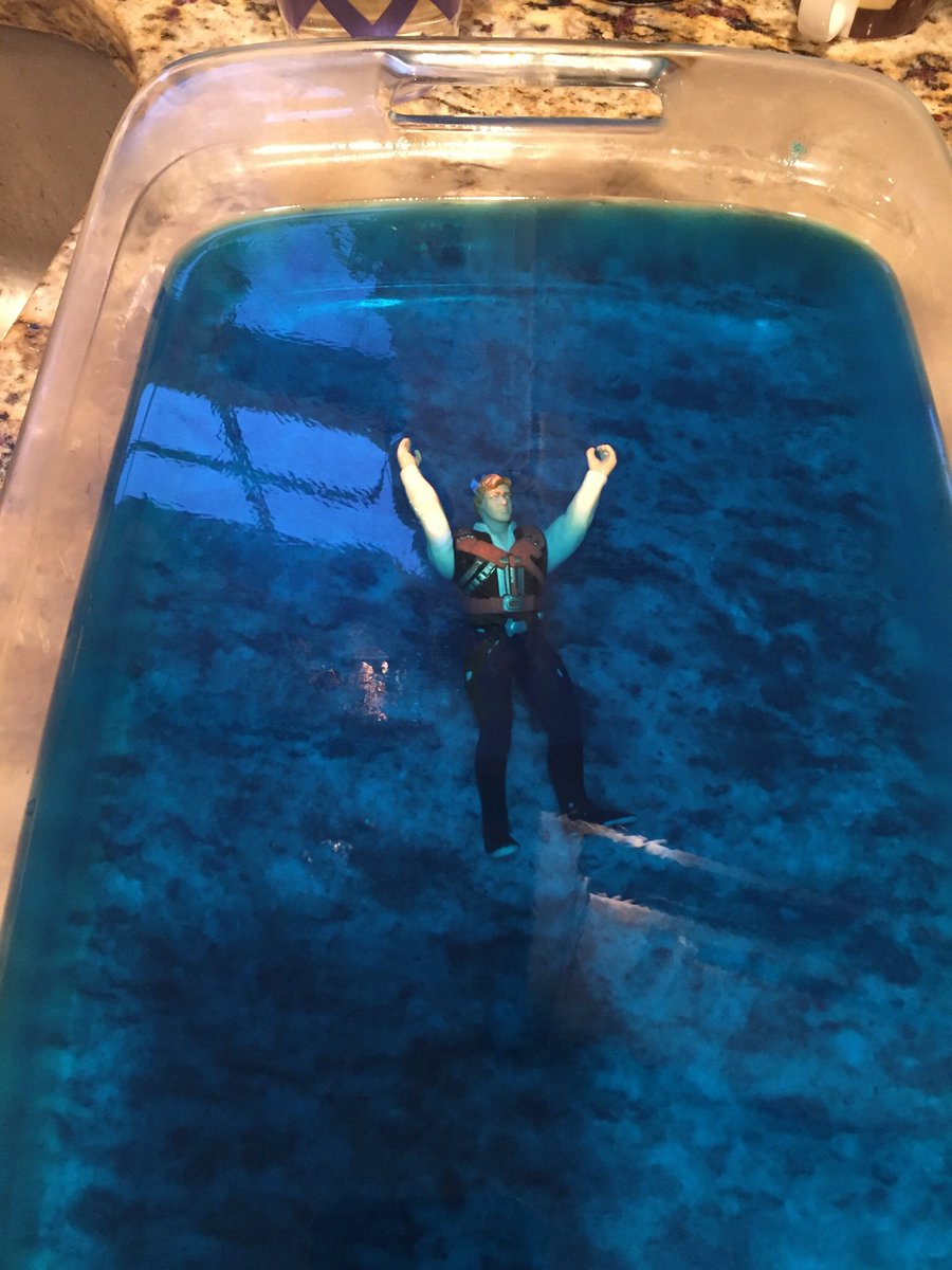 cxwest's tweet photo. My wife @amphorae knows how to do a Star Wars birthday RIGHT. Exhibit A - Han Solo in Jello Carbonite #ballermom https://t.co/MqtQOYAmtD