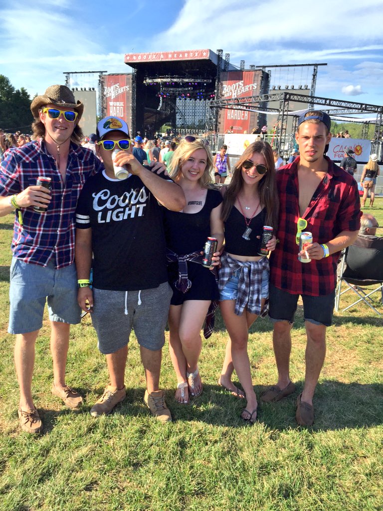 lexiiryy's tweet photo. take me back to these daysss βοΈπ»π #BootsThrowback @BootsandHearts https://t.co/lwEc6Spmwc