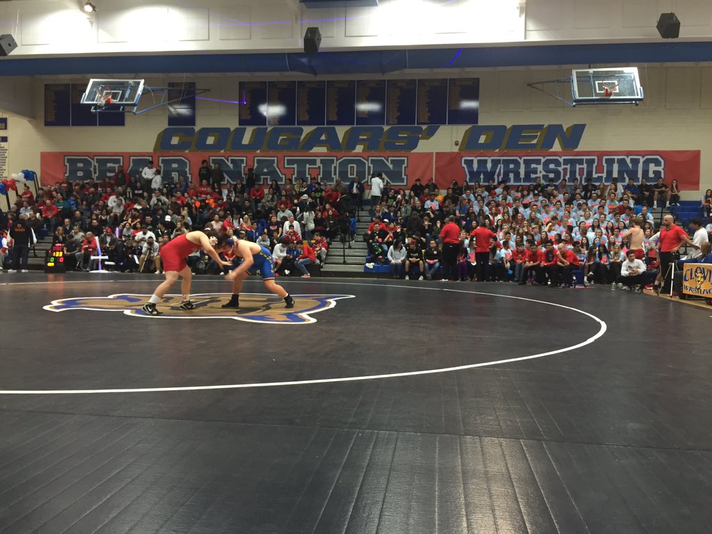 CMConner's tweet photo. .@FloWrestling the prelims are underway! #undercard #thebigone @ClovisWrestling @BuchananEmpire #ClovisVsBuchanan https://t.co/ujOG9cM3Dx