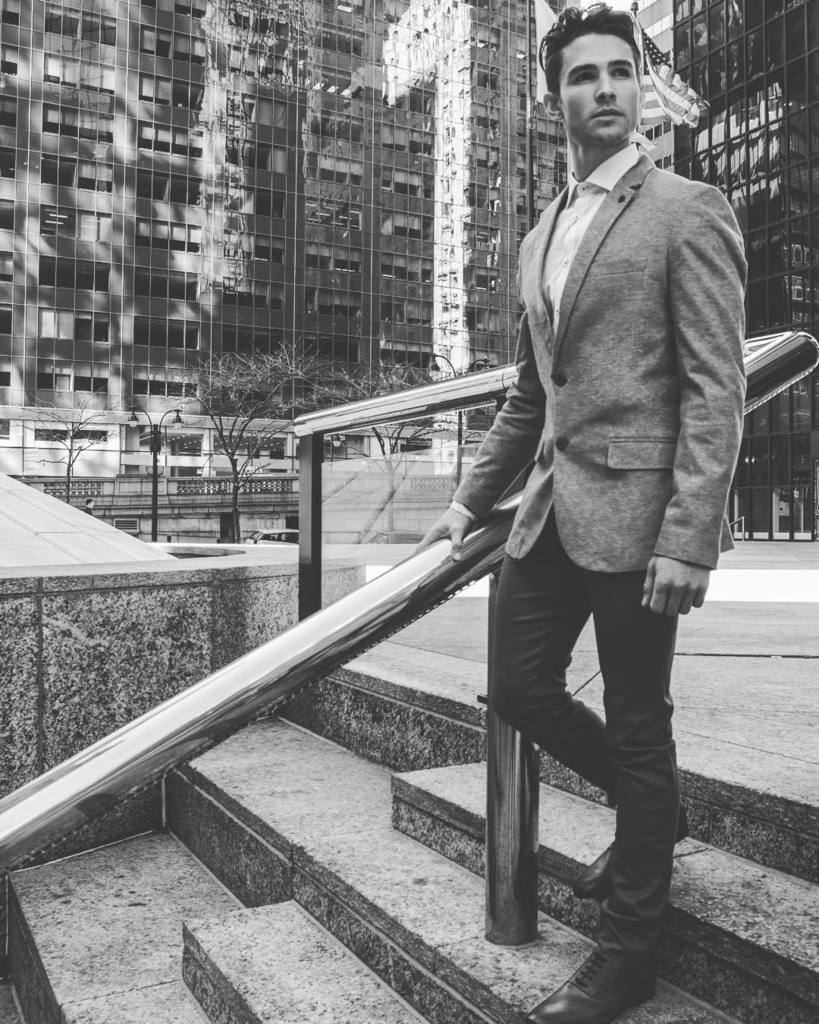 MaleFashTrends's tweet image. If you&apos;re in it, be in it all the way. #CraigCity #davidjohncraig #VOYEURIZED #blackandwhi… bit.ly/1nShI93