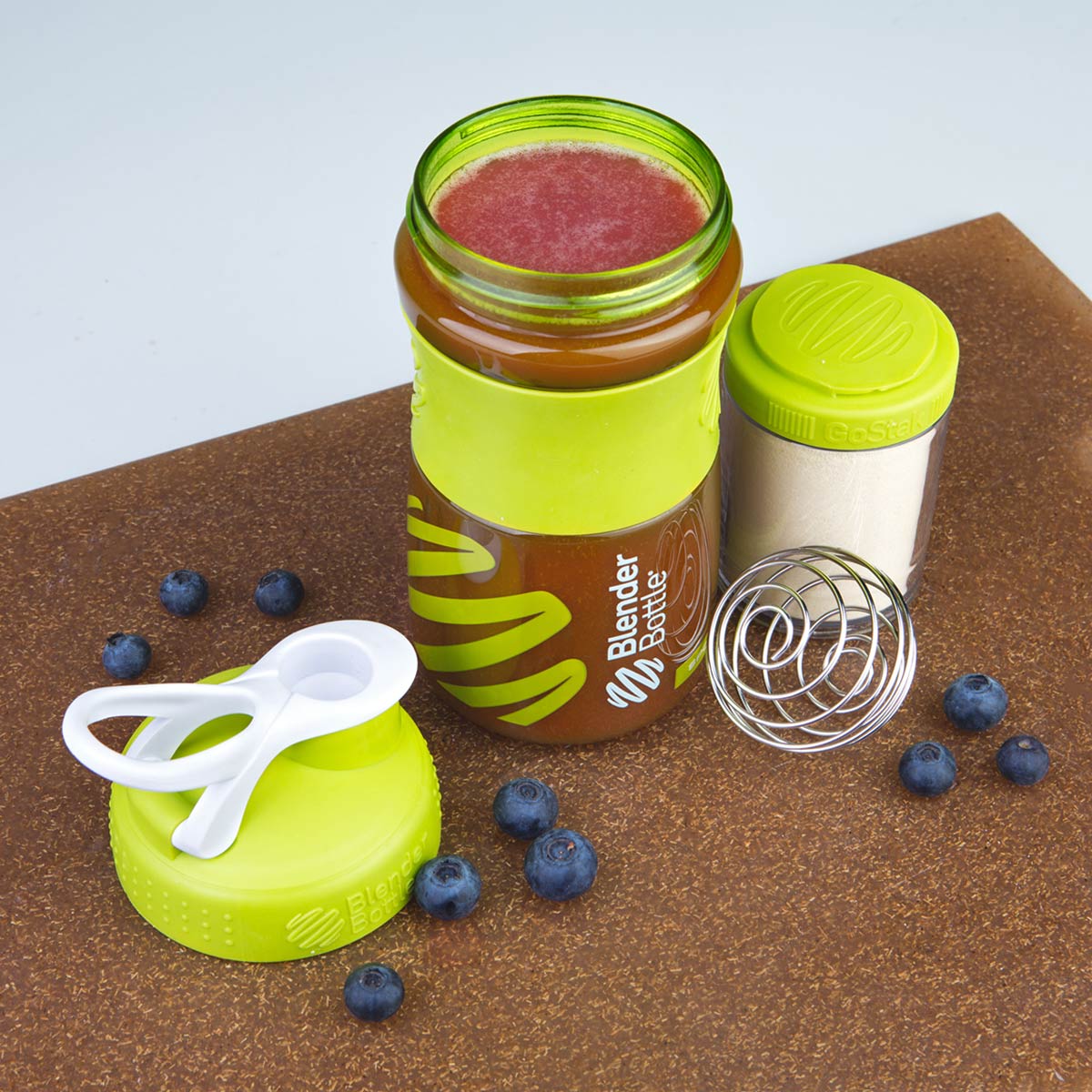 BlenderBottle's tweet photo. For when life gets busy. Happy #ThirstyThursday https://t.co/ZT66Z4j3bW https://t.co/sm63tlAmve