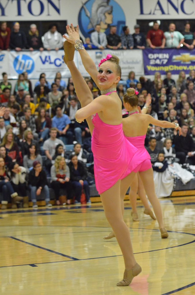 xigiff's tweet photo. #dance category. @tiffthom14 @WeAreViewmont @vykelles #vykelles https://t.co/zsey9mftiD