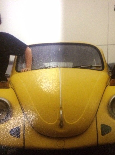 blindedbychoice's tweet image. Omg I found a pic of my first car ever. 1974 @ClassicVWBeetle with a dual port engine. #schoolbusyellow 💁🏻😍 #lovedit