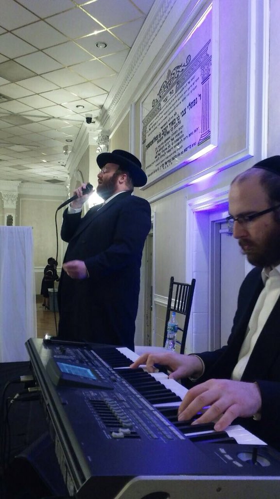 JewishMusicHook's tweet photo. It was to good last night so they did it again! Tonight at a #PidyenHaben is @TzalyGold lead &amp;@YankyBriskman on keys https://t.co/wFr8CNDHpk
