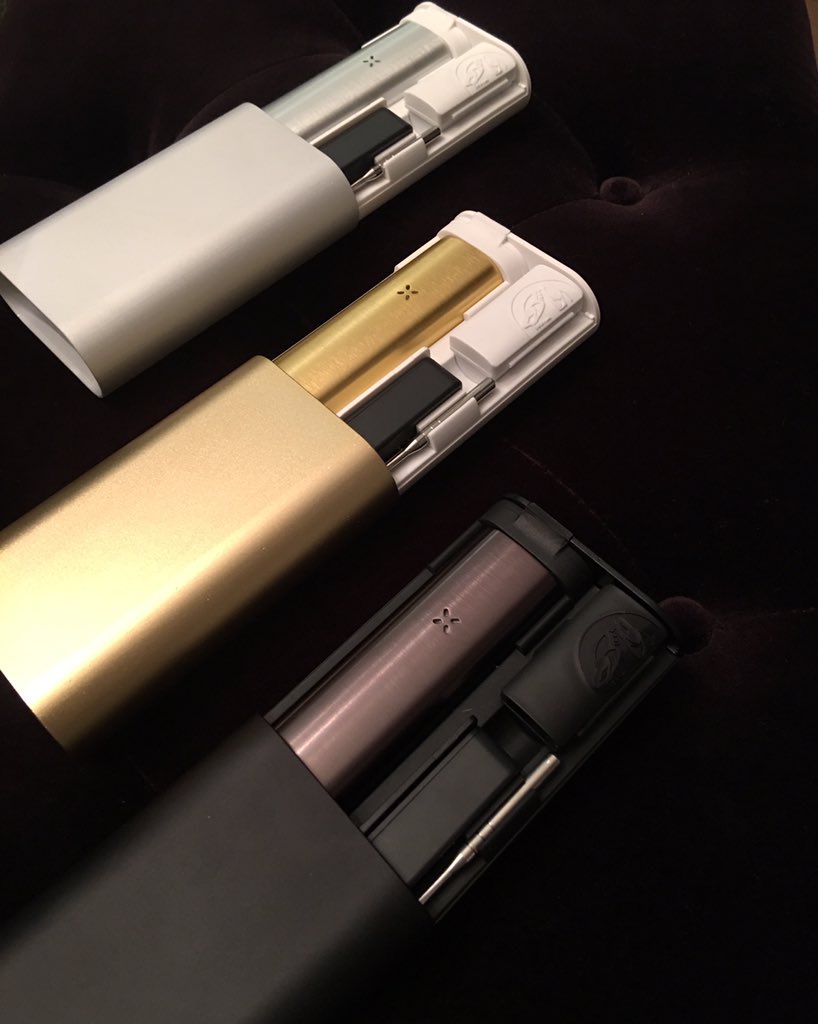 hydravaportech's tweet photo. Tough choice to make before heading out. #pax2 #paxlife #ploom #theweekndpax #vapeshop #headshop #smokeshop #420 #gq https://t.co/ZIjHS3WRkX