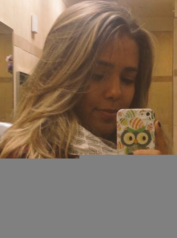 evelin9512's tweet photo. Mía #germangirl #muñequitalinda #cabellosdeoro #labiosderubi https://t.co/dUJ2GbHvQd