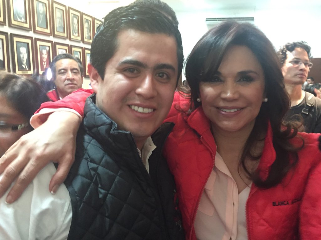 LorenzoRiveraN's tweet photo. #foto con la próxima gobernadora de #Puebla @SoyBlancaAlcala @RJXMex_Pue #JuntosConBlanca https://t.co/55sXmkySvd