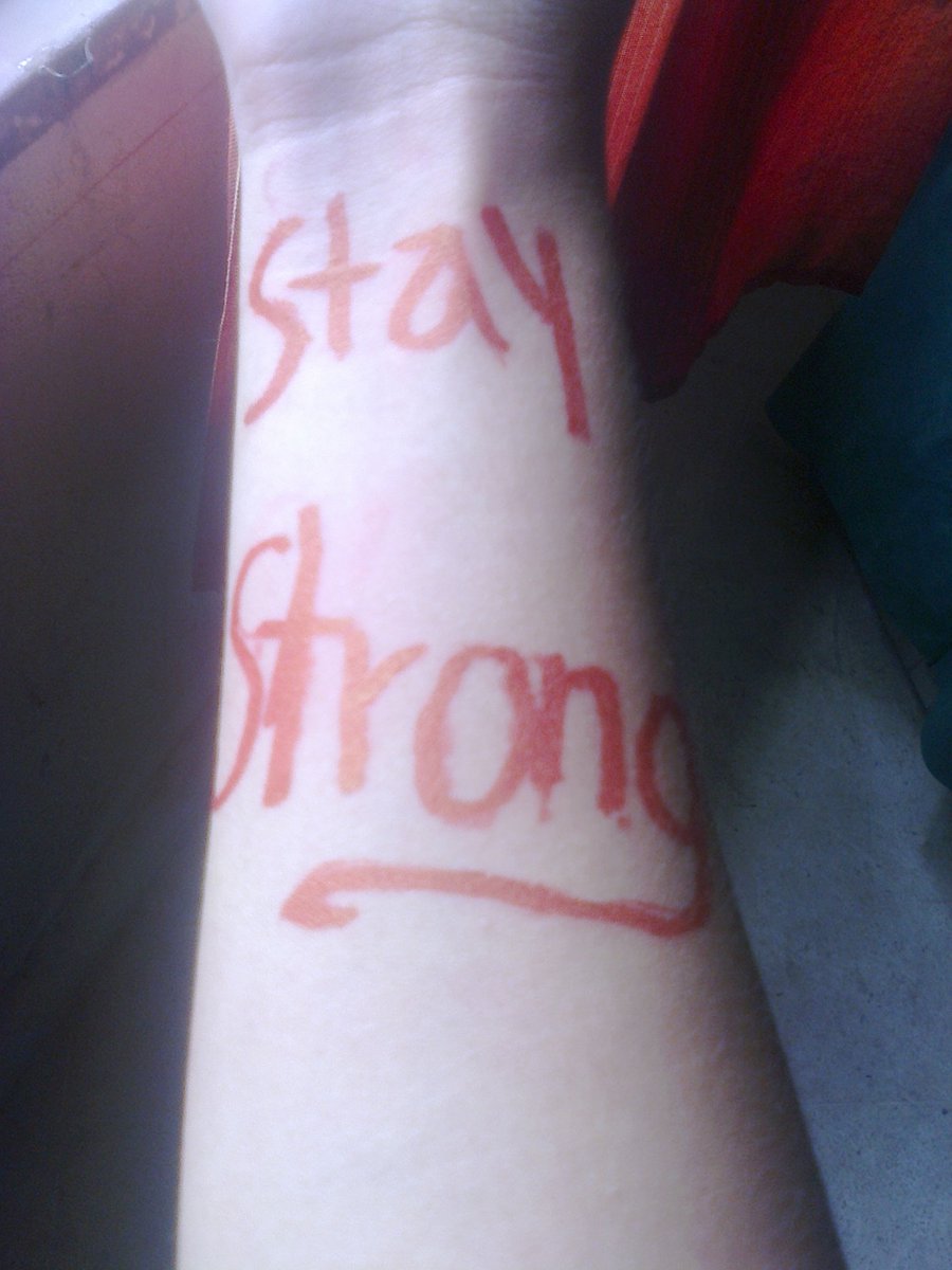 ashleyteamoo's tweet photo. #5YearsStayStrong @ddlovato @ddlovatoargen πππͺπͺ https://t.co/A7bo47anTh