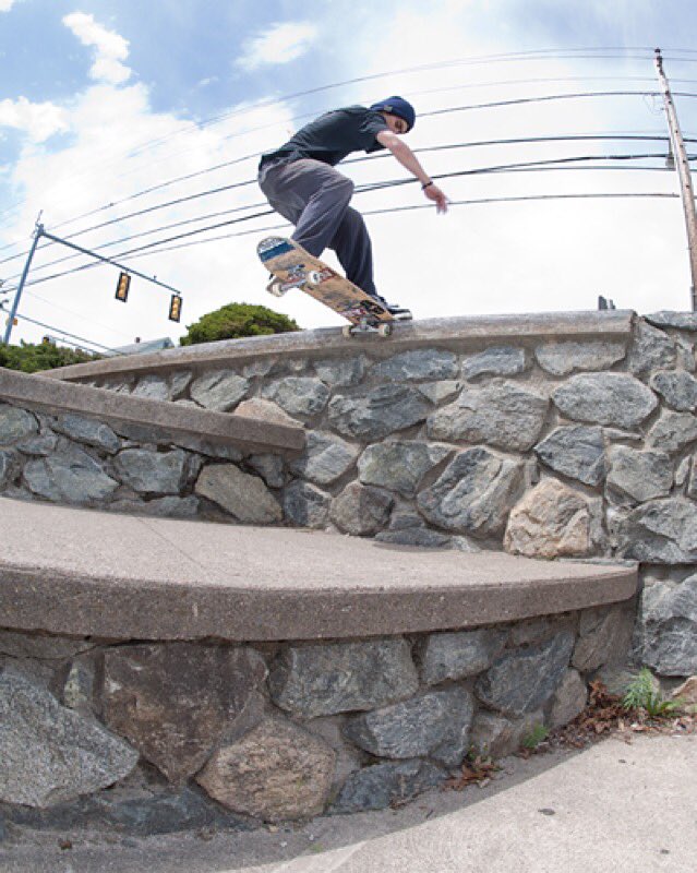 ALLiNEEDSKATE's tweet photo. Billy Drowne #fronttail 📷by: karim ghenom #AINskateboarding https://t.co/vRhHfTdUUV