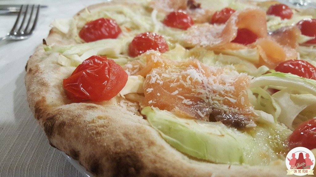 Una delle #pizze migliori provate dal nostro staff: lievitazione 72 ore!
sicilianforks.it/?p=5394

#pizza #sicilia