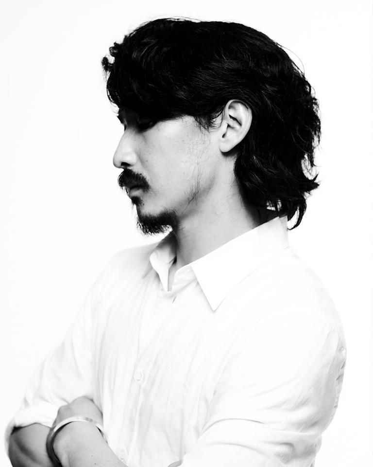LOUNGENEO_tokyo's tweet photo. 今夜23時
I'm not - vol.0000 preview 
I'm notが意味する事は何なのか？
実力派の出演者が提示するI'm notとは？
今夜そのベールが幕を開ける。
https://t.co/1vqynXGXl1 https://t.co/E7v9HOuEAe