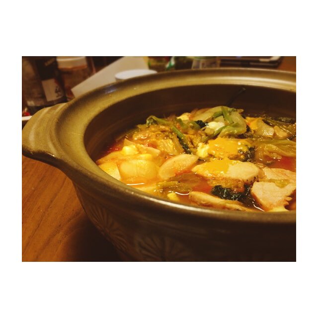 Ke2o64y's tweet photo. @Ke2o64y 
よる
チーズトマト鍋🍅

なかにかぶとサラダチキンとキャベツ、たまねぎが入ってるよ！
代謝あげるよ👆

これだけあって299カロリー https://t.co/sixOuOrLXr