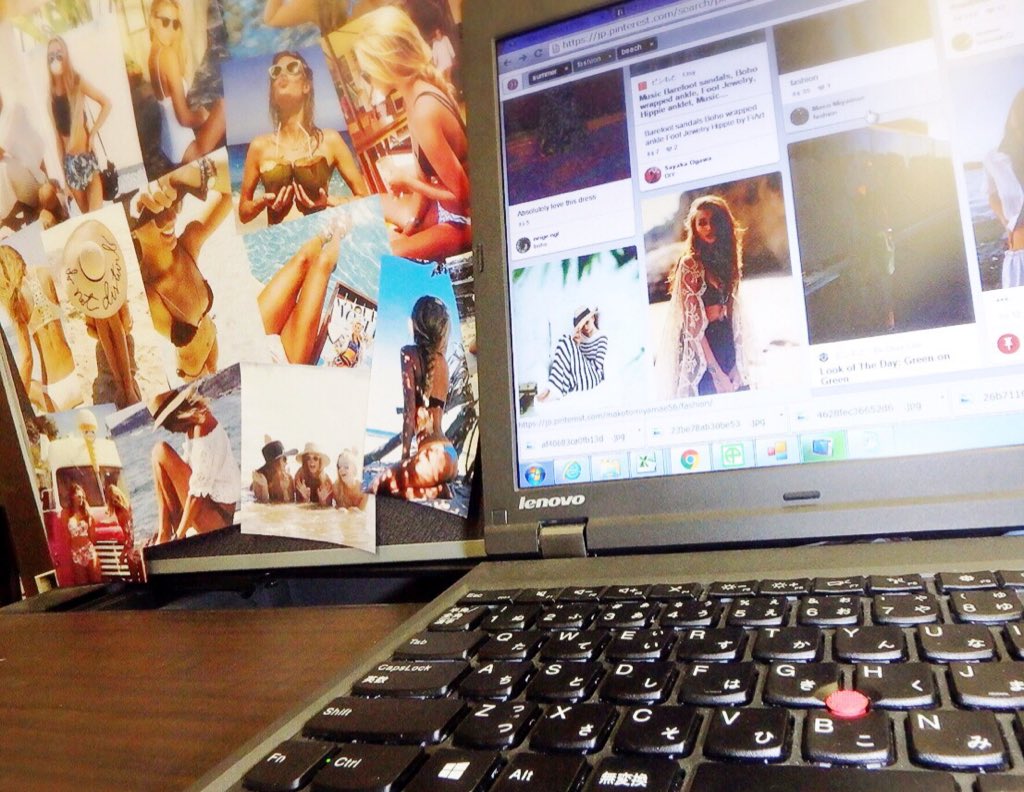 asami_n712's tweet photo. 仕事style💻👓✏️
可愛い写真貼るだけでテンション上がる〜💓
早く夏になれ〜👙🌺
#jobstyle https://t.co/B8u2YqfrCw