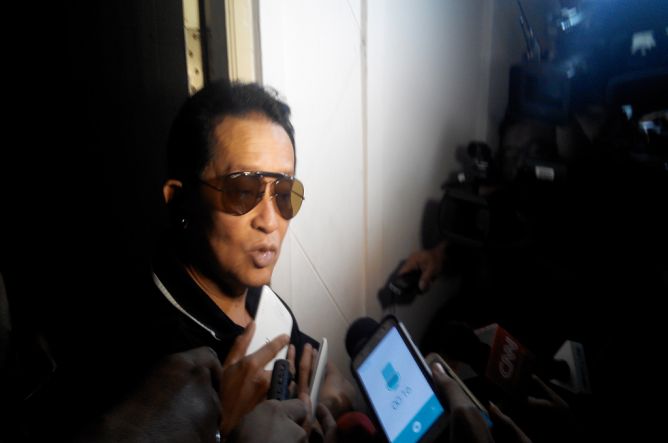 Ayah Mirna Yakin Pembunuh Anaknya di Lingkaran Saksi goo.gl/wuBVTp #KematianMirna