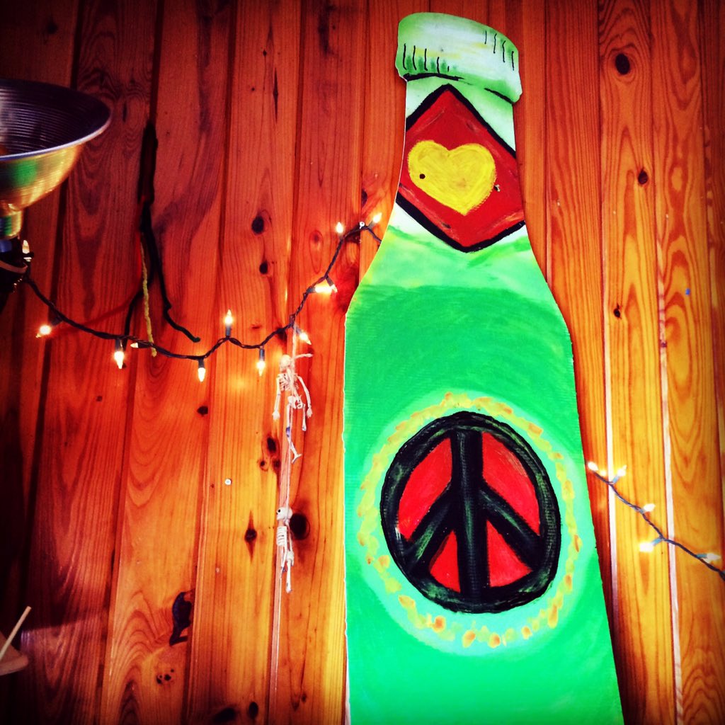 BrittMurphy731's tweet photo. #bonnaroo #camperart #2016 #seeyouatthefarm #camperdiy https://t.co/flwhE2uUii