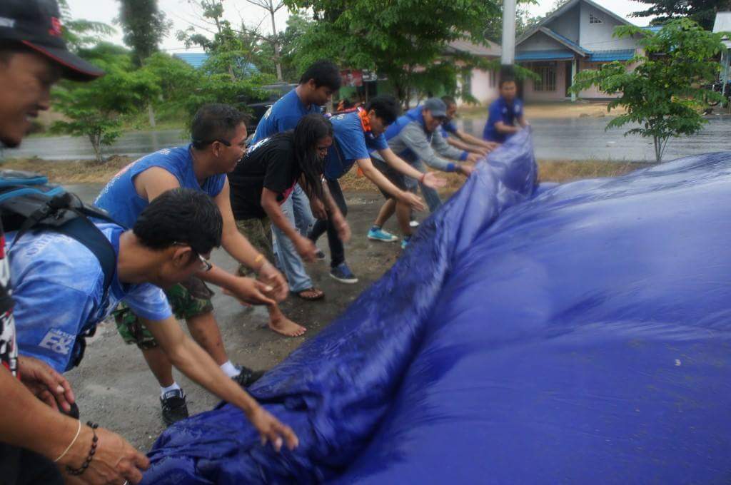 arema_98's tweet photo. Jangan cerita mimpimu pada rival, tapi bukti kan di lapangan..#OneFlagOnePride #OneIncredibleBlue #OneSoulOneNation https://t.co/y5FsCbvbVb