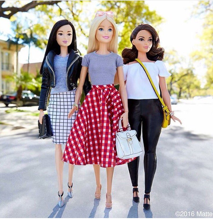 littlelionx3's tweet photo. From left to right Penny, Nicky (her interior cuz she's slow as a blonde) & me cuz I'm mean look at her. #newbarbies https://t.co/I6tQv2gHca