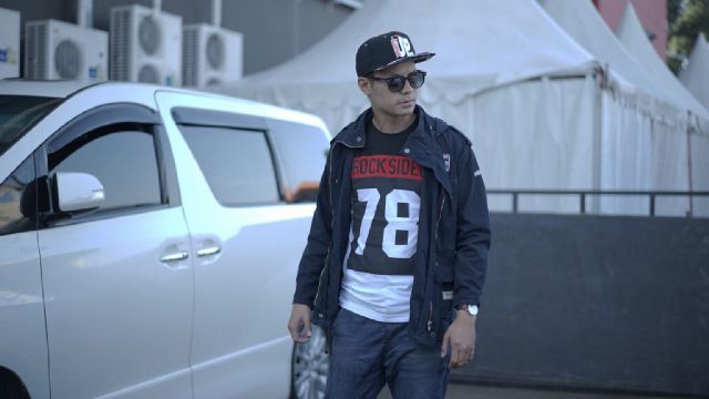 ROCKSIDERcloth's tweet photo. Super zuper kaka yang kece ini. @fero_walandouw Wardrobe By. ROCKSIDER https://t.co/dEr1do8Dzt