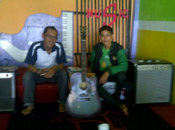 officialhamvers's tweet photo. aktif dinyanyi dan musik @DA3_IlhamPolman https://t.co/AaNH482HQZ