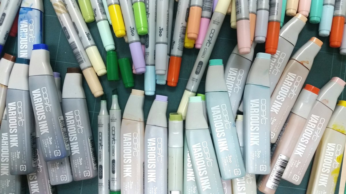 ちゃだるみオンラインcopicレッスン 準備中 明日 明後日で使う コピック のバリオスインク補充 0番 カラーレスブレンダー でキャップまわりの掃除してまーす インク補充やお掃除の方法はお気軽にお問い合わせくださいね お待ちしておりまーす