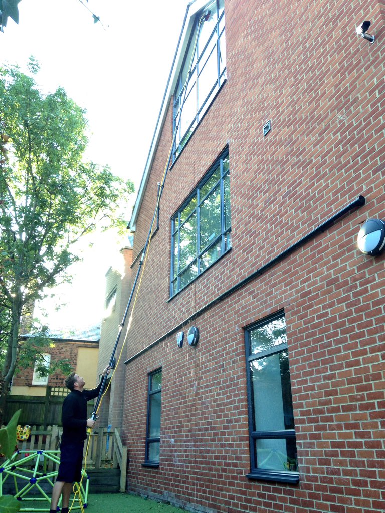 WindowCleaner4U's tweet image. Back to work using the new unger pole @UngerUK 
Contact us for a Free quotation