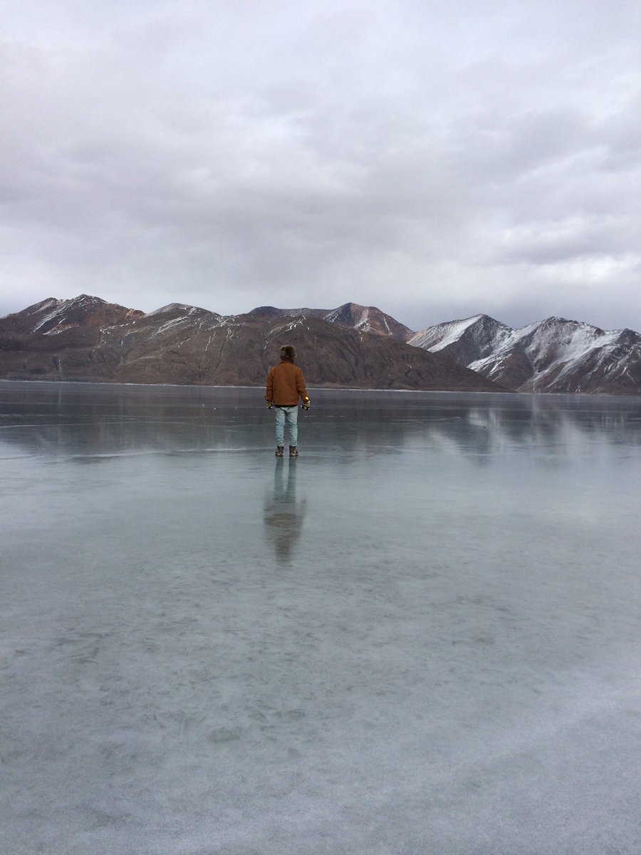 travelshoebum's tweet photo. @wildcrafttweet It was pretty cold; walking on a frozen Pangong Tso!!
https://t.co/LVW1Yo4jVi
#CatchTheCold #TBT https://t.co/cG6rjYyP7t
