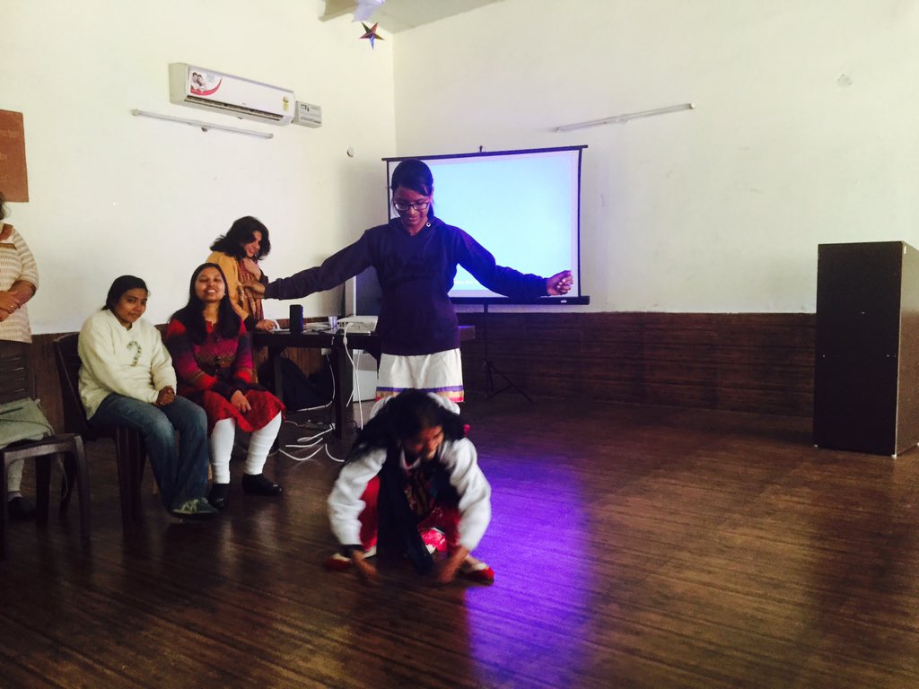 maravikumar's tweet image. .@supportveer @CocaCola @THF_INDIA @ibnlive @Krishnan_Lata @AIFoundation NAB girls learning Taekwondo.