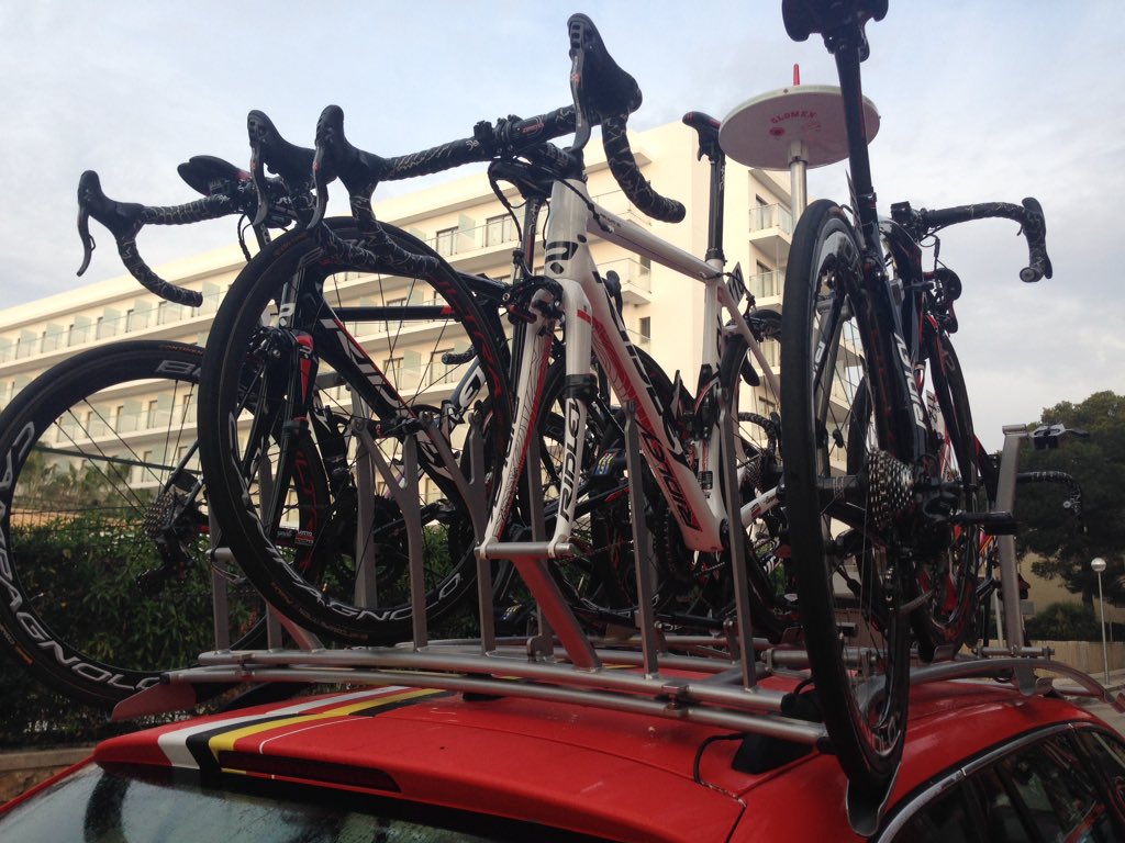 fzy_cycle's tweet photo. Special paint bike for @TMarczynski polish national champion paint #heliumsl is ready to race! @Ridley_Bikes https://t.co/rDn6UqQDG3