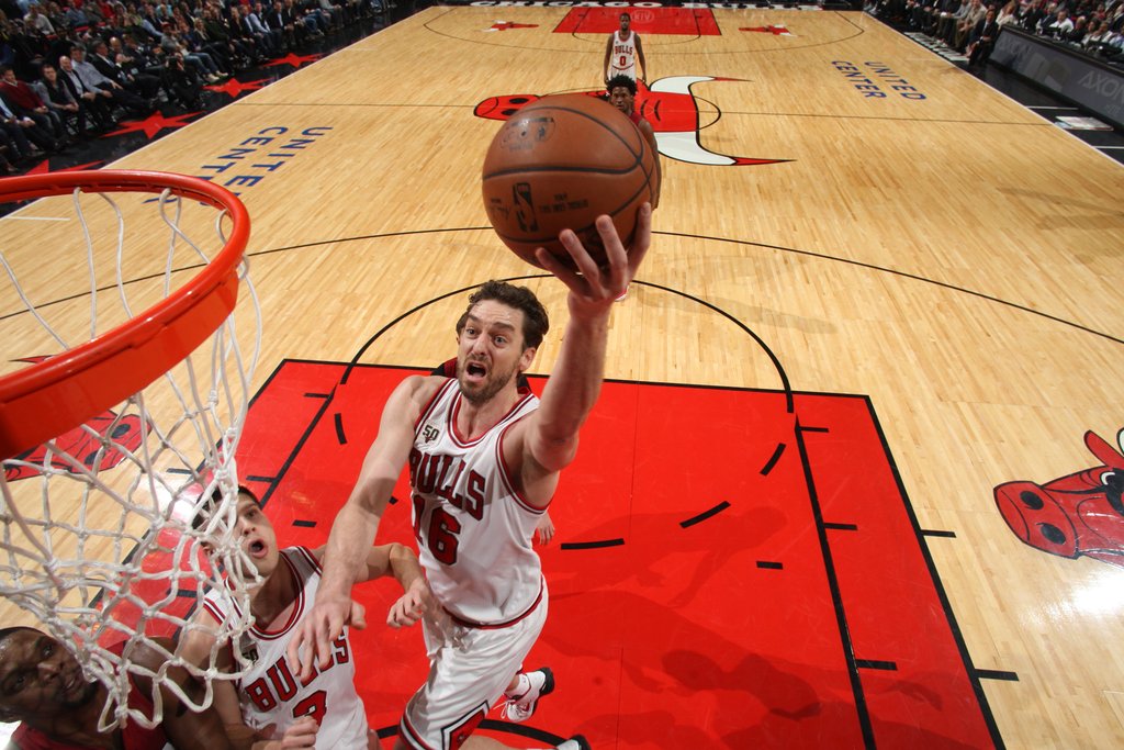 marca's tweet photo. Recordamos para los que amanecéis ahora:Pau Gasol no estará en el #AllStar2016 https://t.co/u8GbWailII @MarcaBasket https://t.co/i5DM6Q4mUN