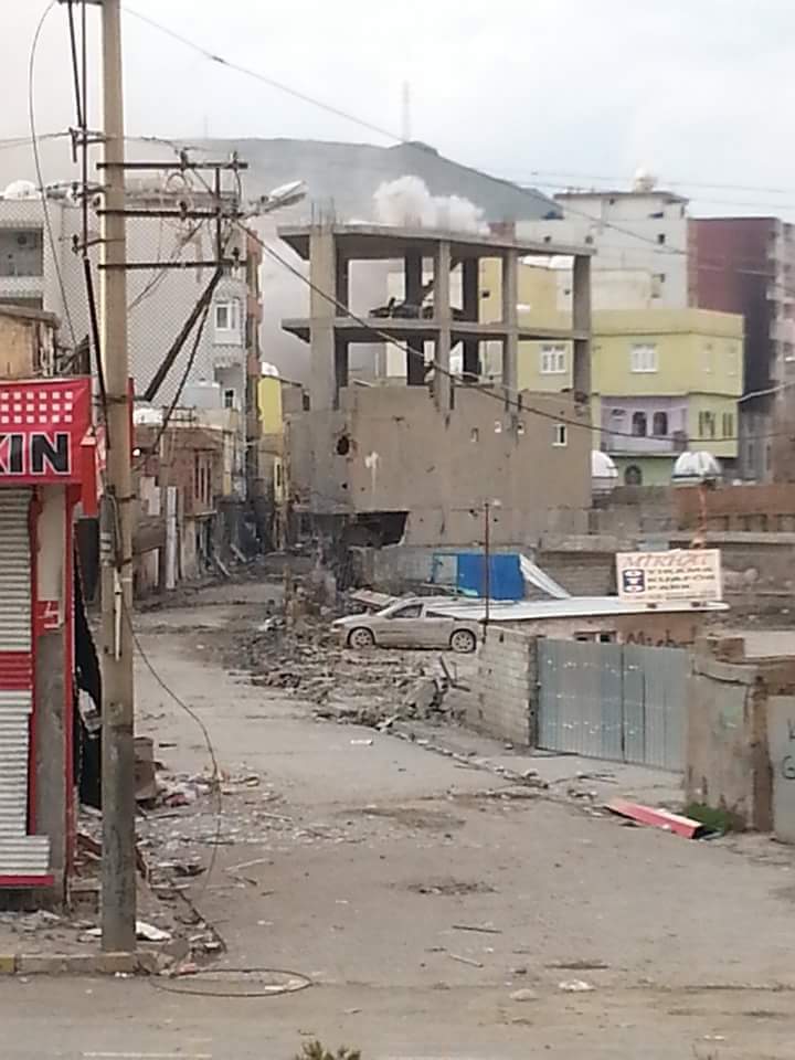 HaberBotan's tweet photo. #Cizre vestel sokağı son görüntü https://t.co/fvealewCXq