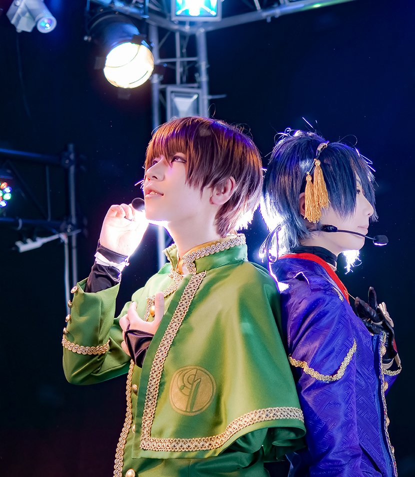 ゆゑふぃるむ 刀剣乱舞ミュージカル ライブ衣装 Mistakeの黒コートから漢道まで三日月と撮影してきましたそのいち すみません タグ誤字により上げなおしました 三日月宗近 あやむら一志さん 石切丸 憂馬ゆえ P 灯夜 刀ミュ T Co