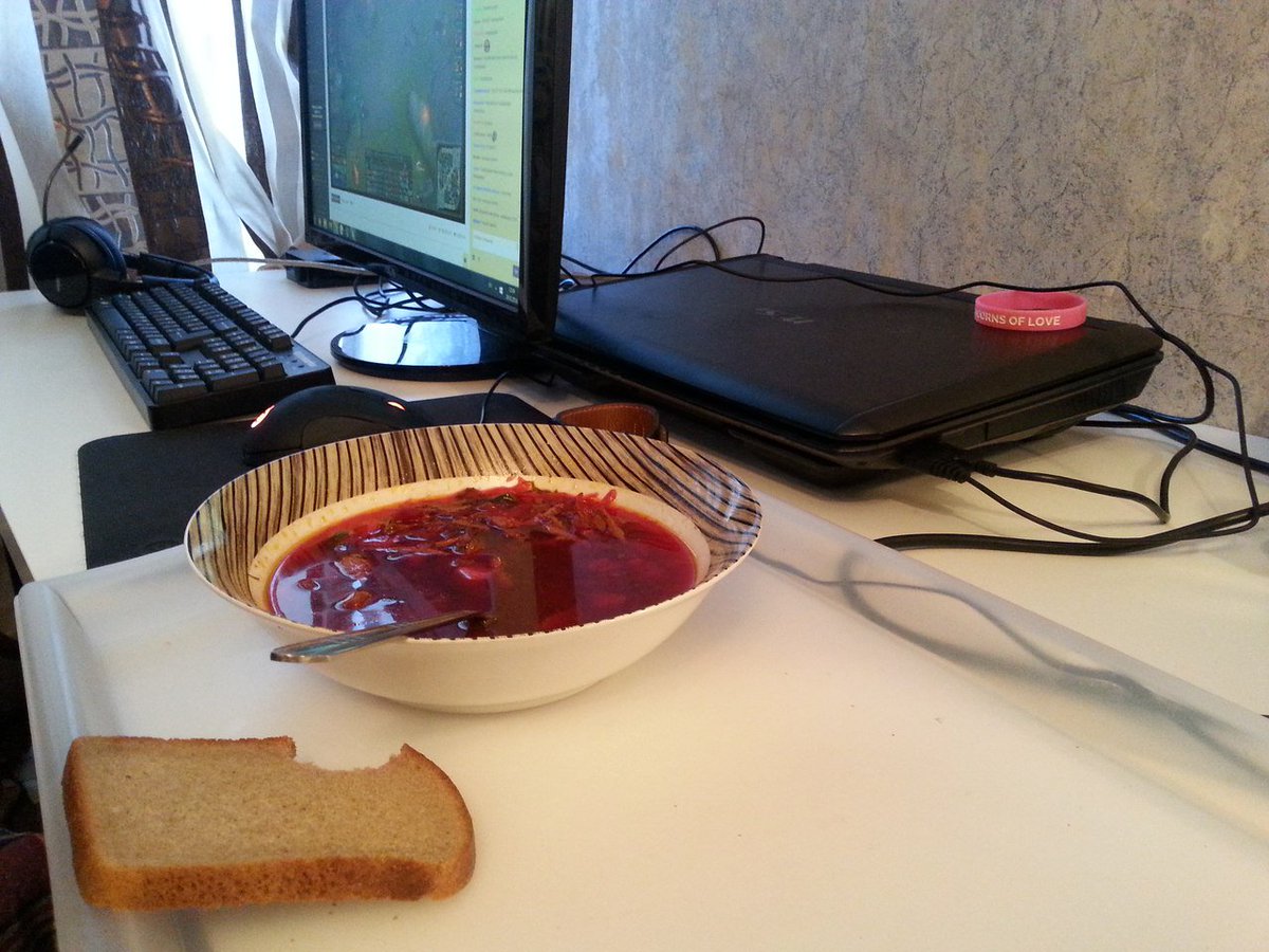 Diamondprox_LoL's tweet photo. I miss LCS, but eating borsch at home is still priceless! https://t.co/0AJ2LGEhy6