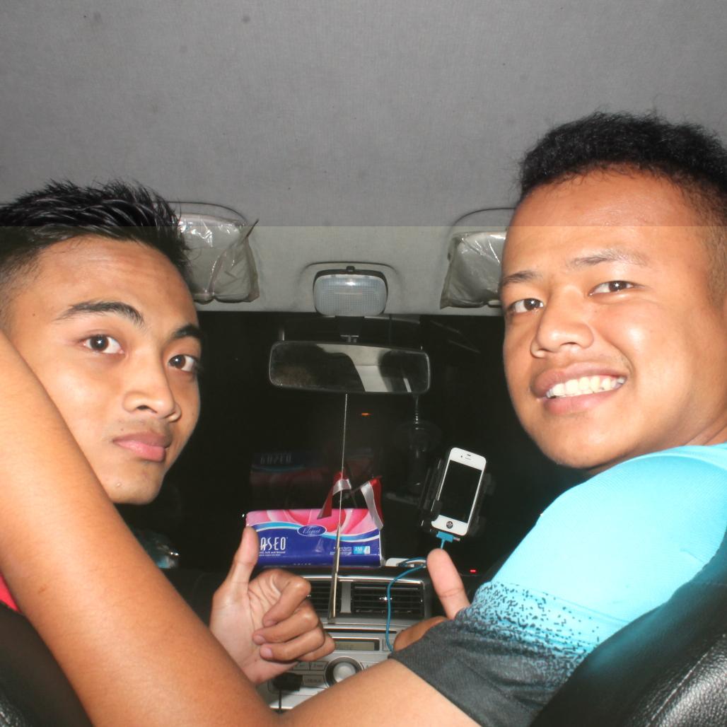 Mufarroz's tweet photo. Sahabat sekaligus keluarga, paling gokil. 🙌 https://t.co/WJ5v7WYLuR