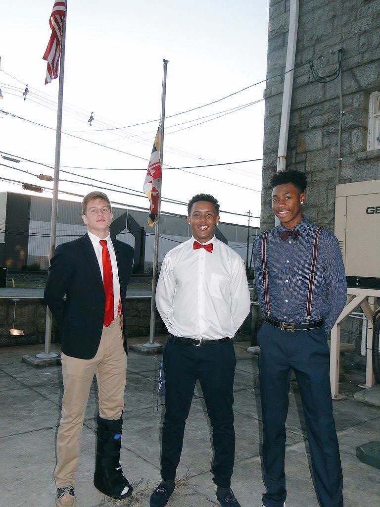 Savick_3's tweet photo. Happy birthday to my favorite not black friend #HesDominican @iAmPernPern https://t.co/PVfEu8czHq